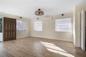 В аренду: $1,750 (2 спален, 1 ванн, 900 Квадратных фут)