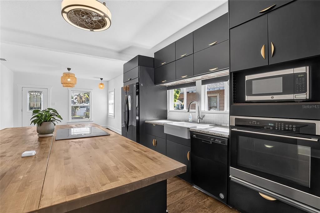 На продажу: $375,000 (3 спален, 2 ванн, 1199 Квадратных фут)