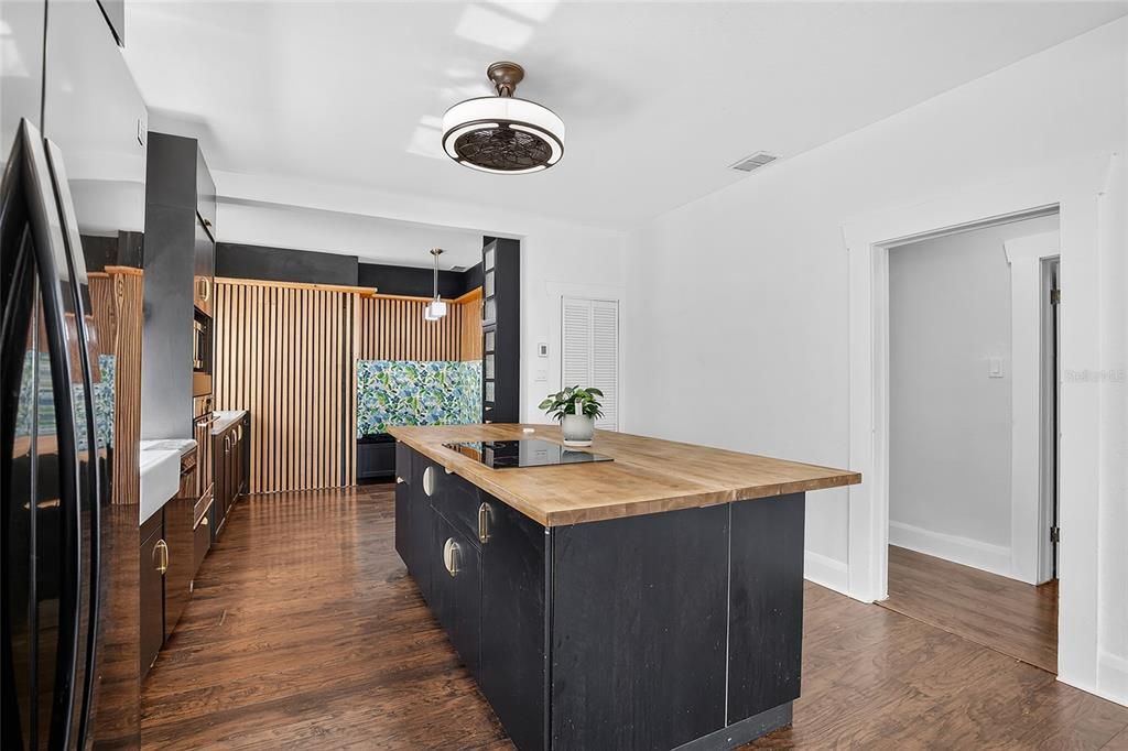 На продажу: $375,000 (3 спален, 2 ванн, 1199 Квадратных фут)