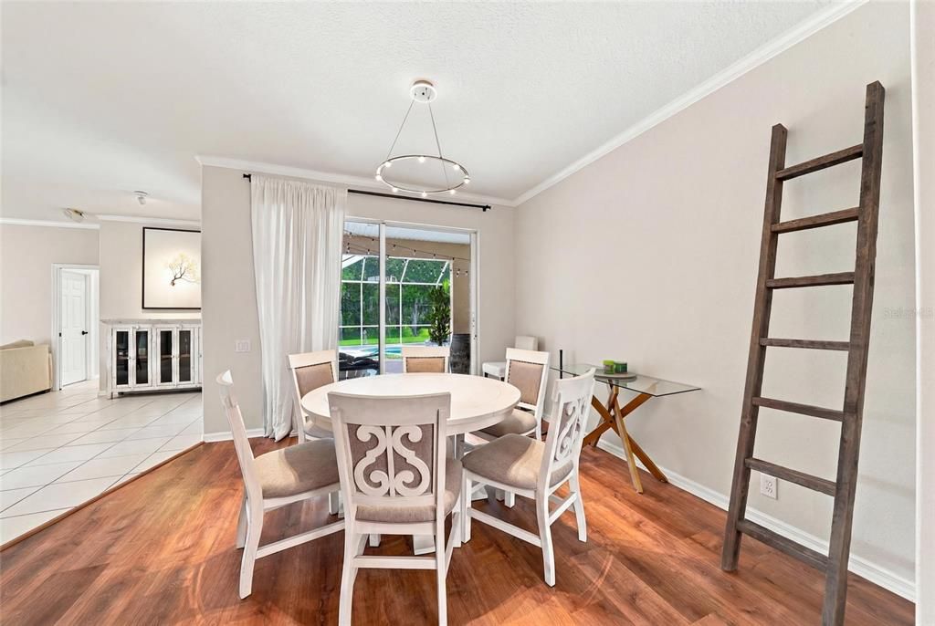 Activo con contrato: $515,000 (3 camas, 2 baños, 1898 Pies cuadrados)