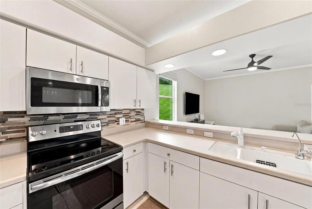 Activo con contrato: $515,000 (3 camas, 2 baños, 1898 Pies cuadrados)
