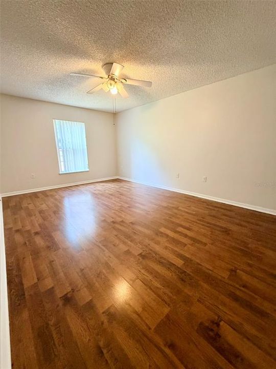В аренду: $2,250 (3 спален, 2 ванн, 1424 Квадратных фут)