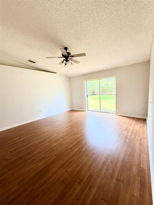 В аренду: $2,250 (3 спален, 2 ванн, 1424 Квадратных фут)
