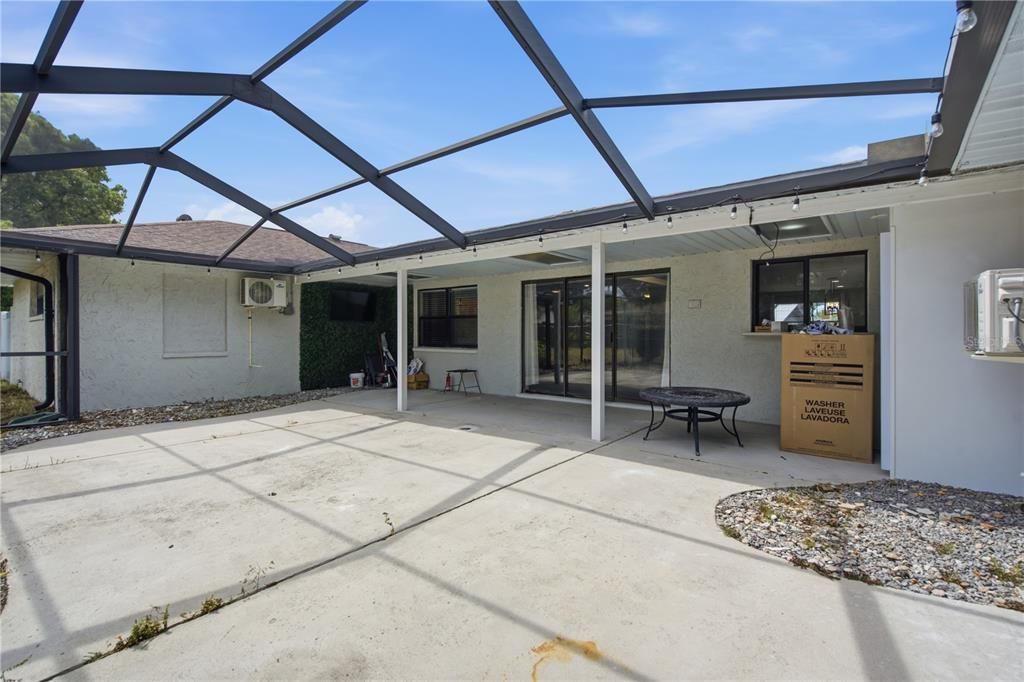 For Rent: $2,650 (3 beds, 2 baths, 2200 Square Feet)