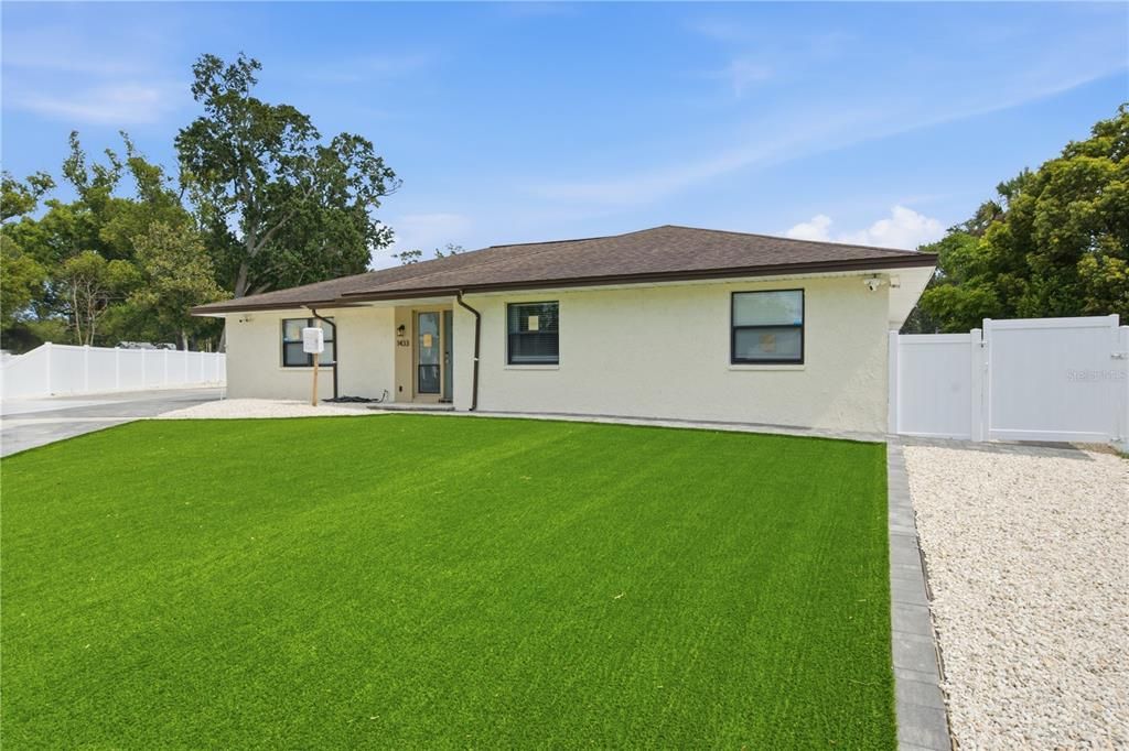 For Rent: $2,650 (3 beds, 2 baths, 2200 Square Feet)