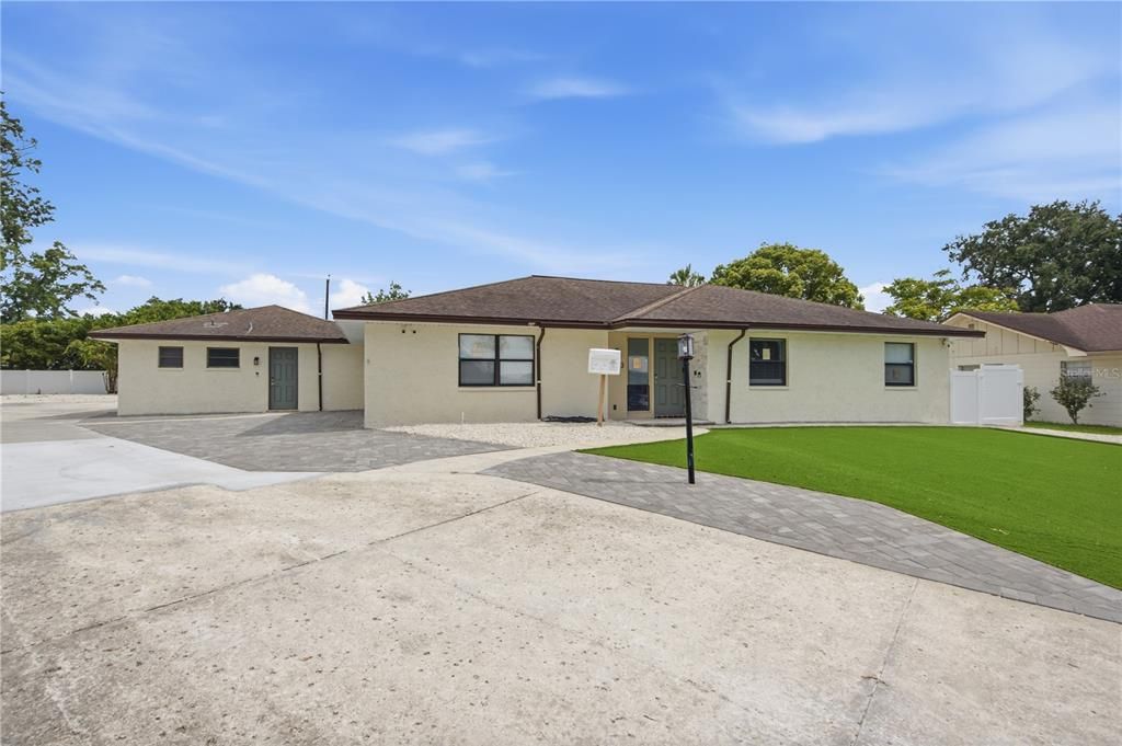 For Rent: $2,650 (3 beds, 2 baths, 2200 Square Feet)