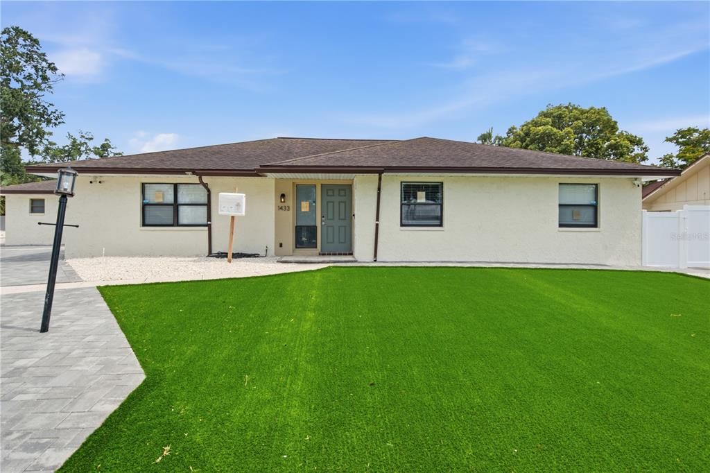 For Rent: $2,650 (3 beds, 2 baths, 2200 Square Feet)