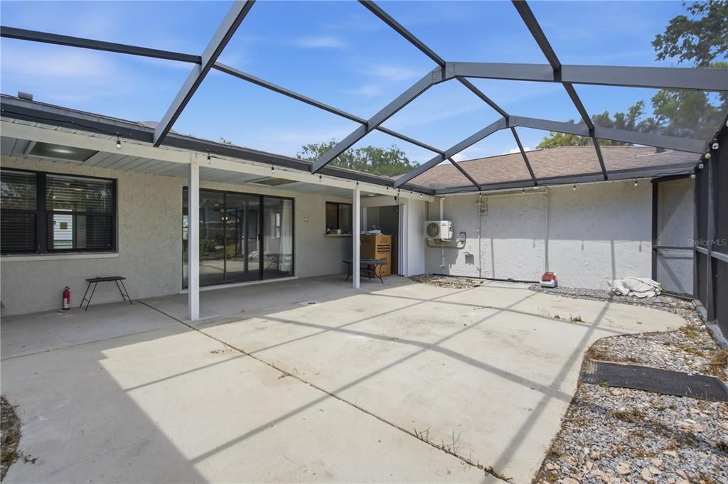 For Rent: $2,650 (3 beds, 2 baths, 2200 Square Feet)