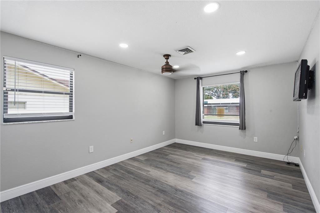 For Rent: $2,650 (3 beds, 2 baths, 2200 Square Feet)