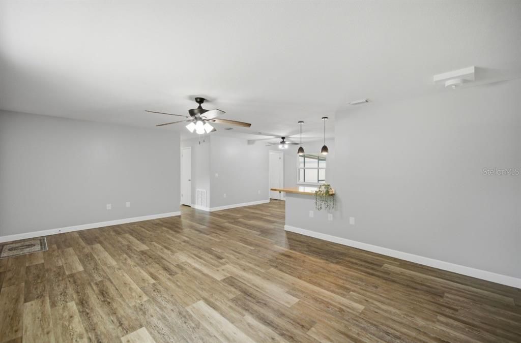 For Sale: $289,900 (3 beds, 2 baths, 1512 Square Feet)