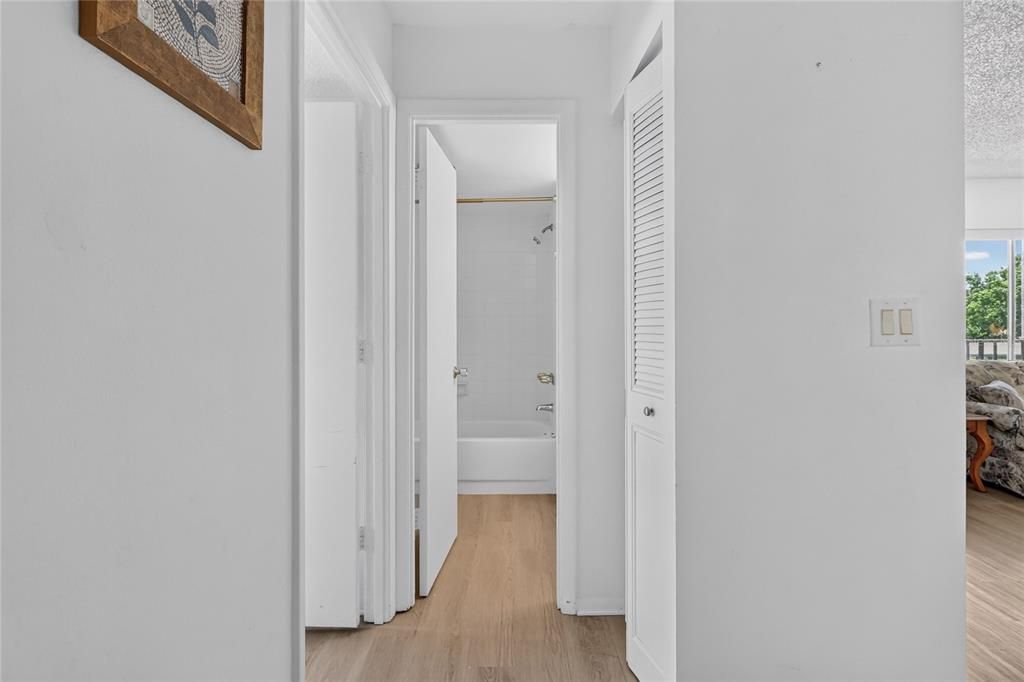 На продажу: $139,000 (2 спален, 2 ванн, 1120 Квадратных фут)