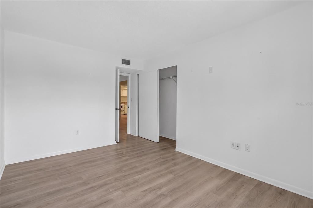 На продажу: $139,000 (2 спален, 2 ванн, 1120 Квадратных фут)