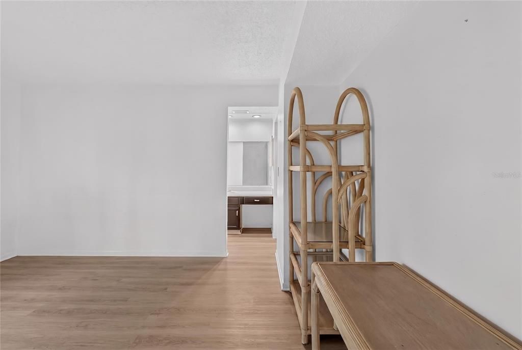 На продажу: $139,000 (2 спален, 2 ванн, 1120 Квадратных фут)