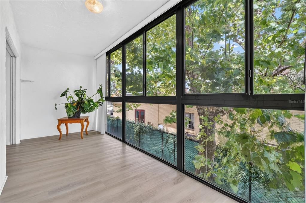 На продажу: $139,000 (2 спален, 2 ванн, 1120 Квадратных фут)