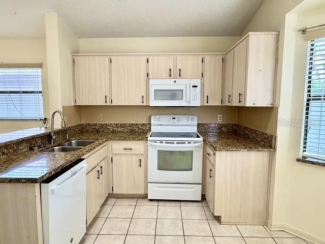 For Rent: $2,395 (3 beds, 2 baths, 1525 Square Feet)