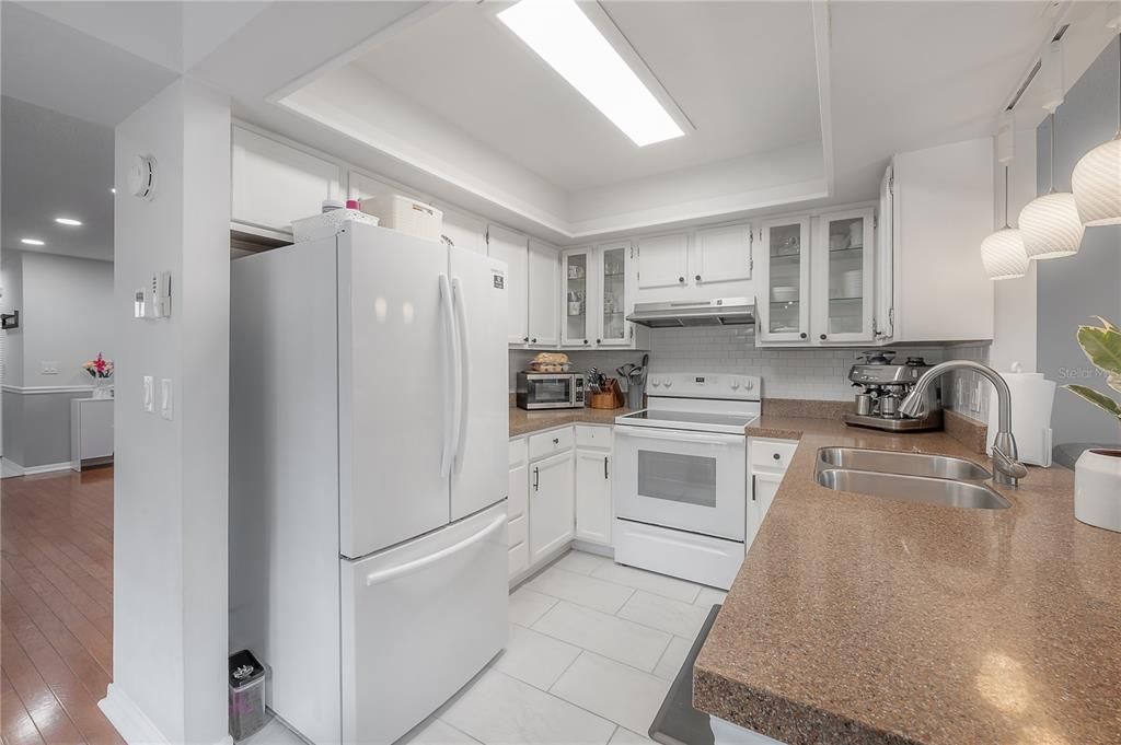 Activo con contrato: $330,000 (3 camas, 2 baños, 1476 Pies cuadrados)