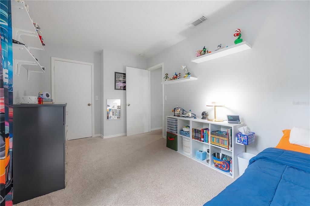 Activo con contrato: $330,000 (3 camas, 2 baños, 1476 Pies cuadrados)