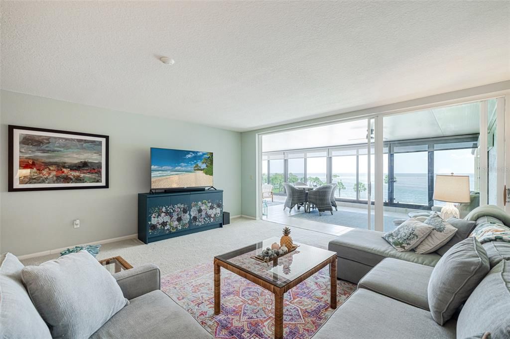 En Venta: $499,900 (3 camas, 2 baños, 2669 Pies cuadrados)
