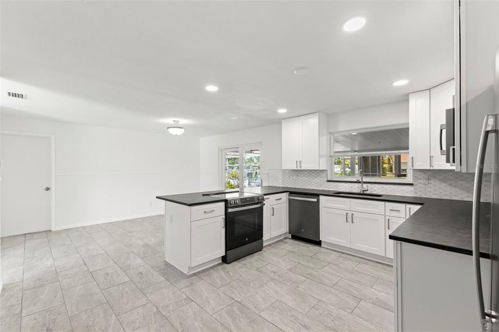В аренду: $4,800 (3 спален, 2 ванн, 1422 Квадратных фут)