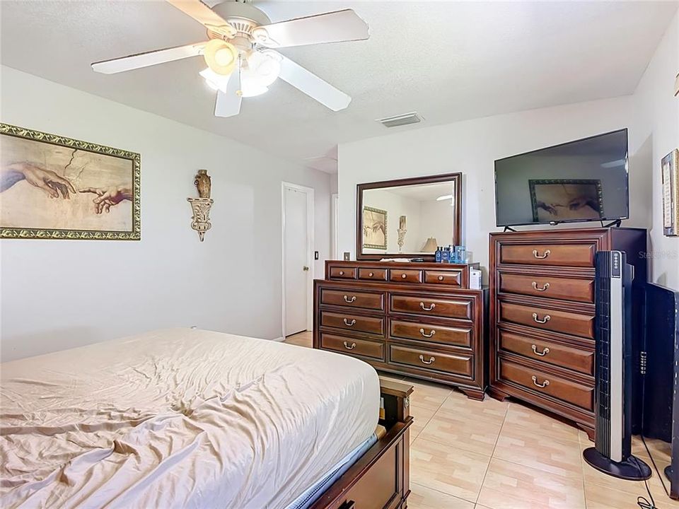 Active With Contract: $335,000 (3 beds, 2 baths, 1309 Square Feet)