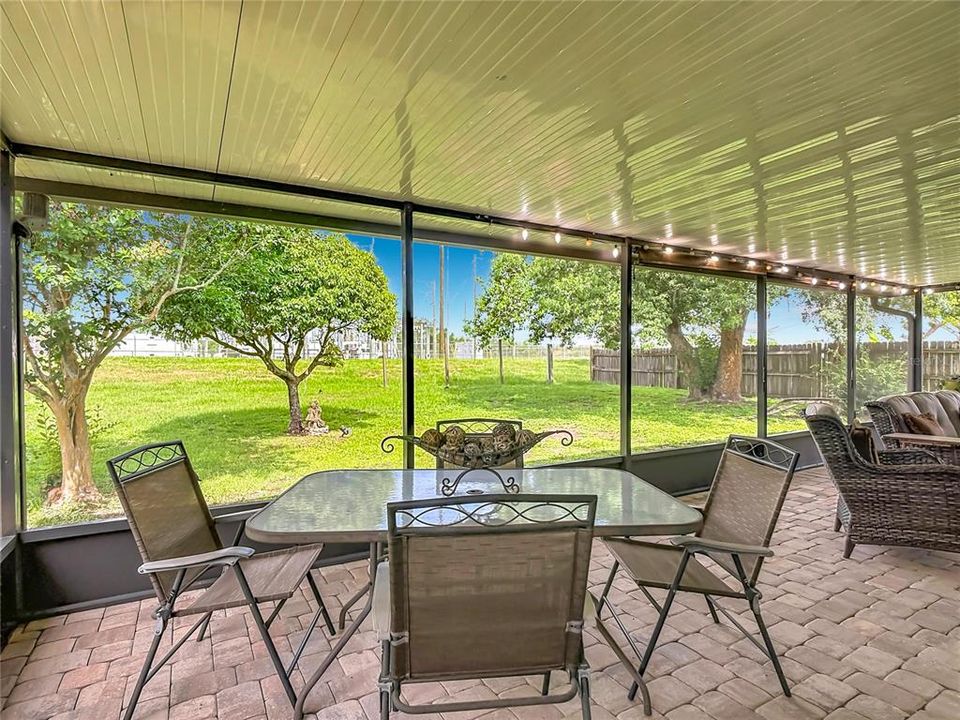 Active With Contract: $335,000 (3 beds, 2 baths, 1309 Square Feet)