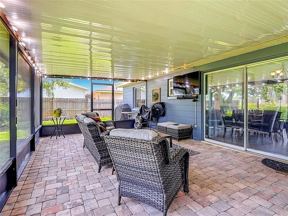 Active With Contract: $335,000 (3 beds, 2 baths, 1309 Square Feet)