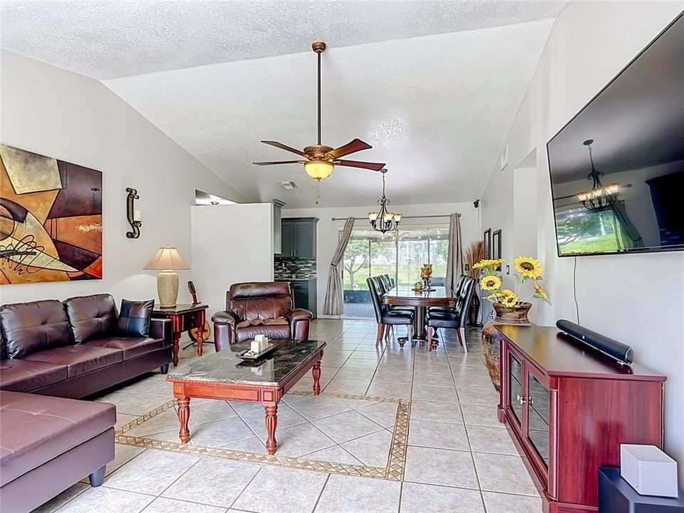 Active With Contract: $335,000 (3 beds, 2 baths, 1309 Square Feet)