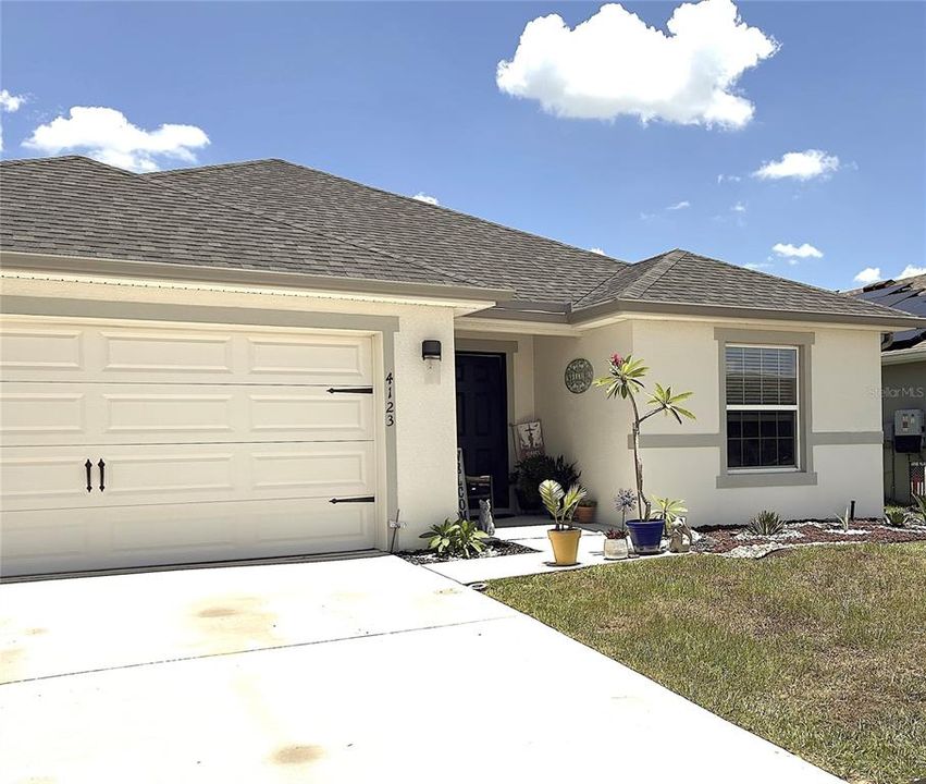 For Sale: $350,000 (4 beds, 2 baths, 1990 Square Feet)