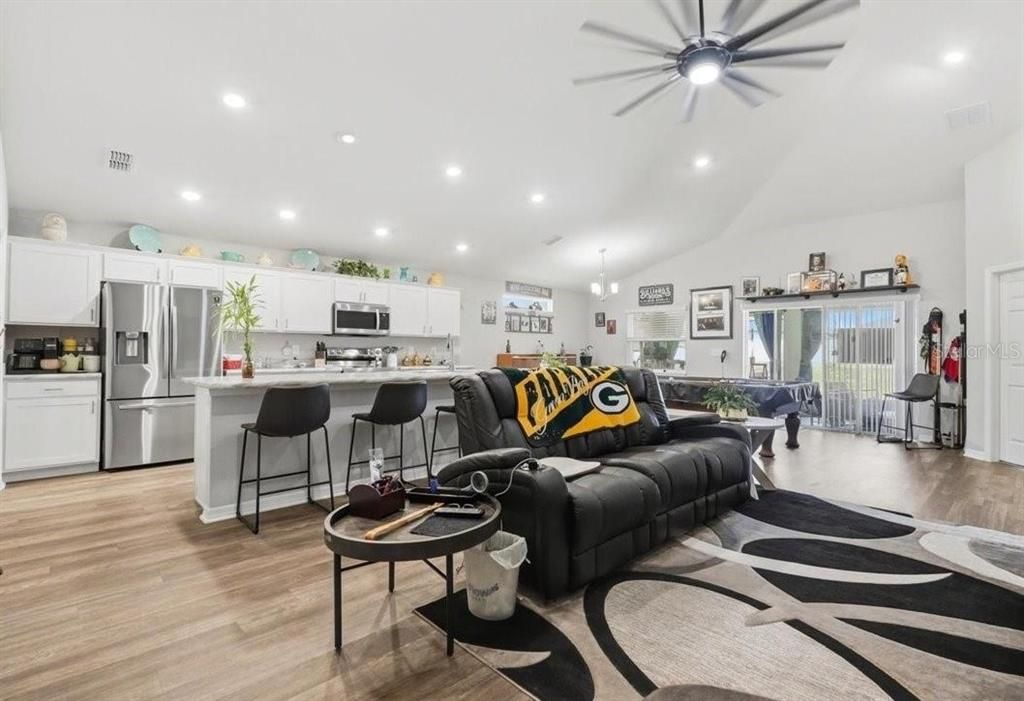 For Sale: $350,000 (4 beds, 2 baths, 1990 Square Feet)