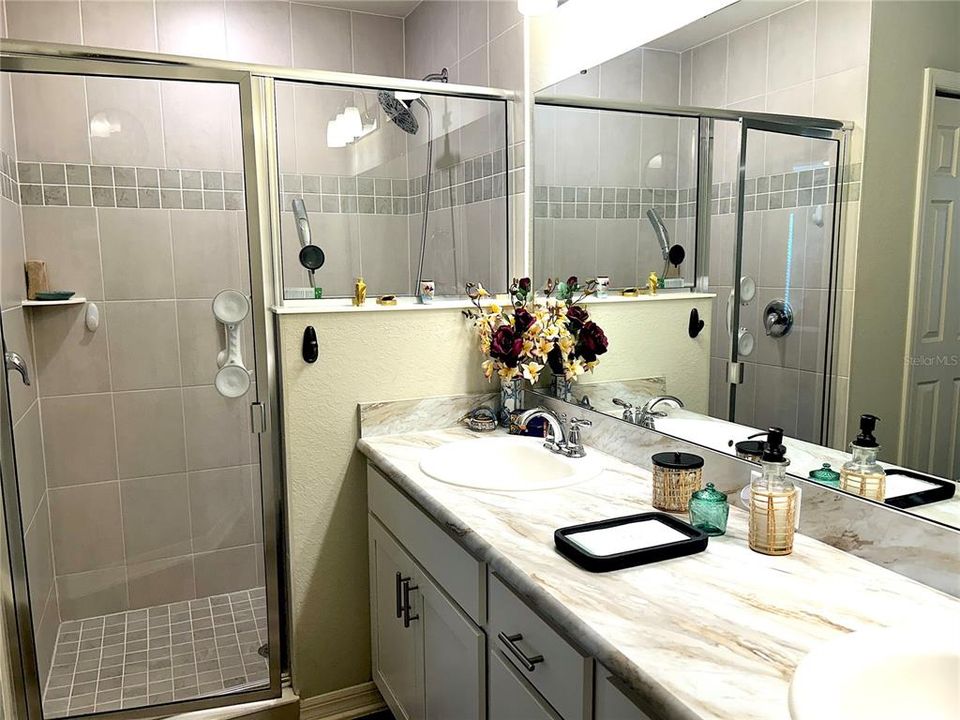For Sale: $350,000 (4 beds, 2 baths, 1990 Square Feet)