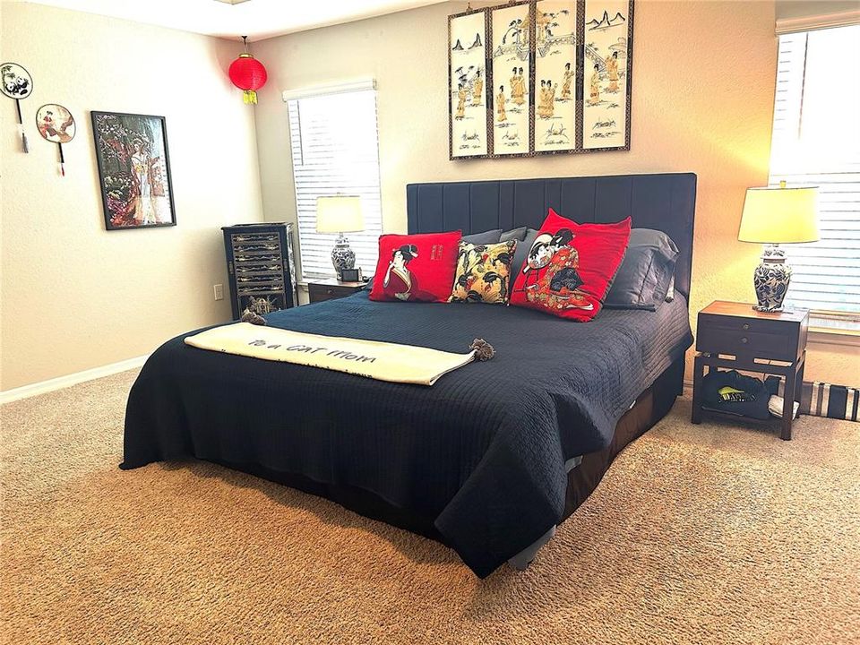 For Sale: $350,000 (4 beds, 2 baths, 1990 Square Feet)