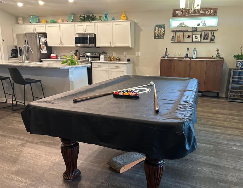 For Sale: $350,000 (4 beds, 2 baths, 1990 Square Feet)