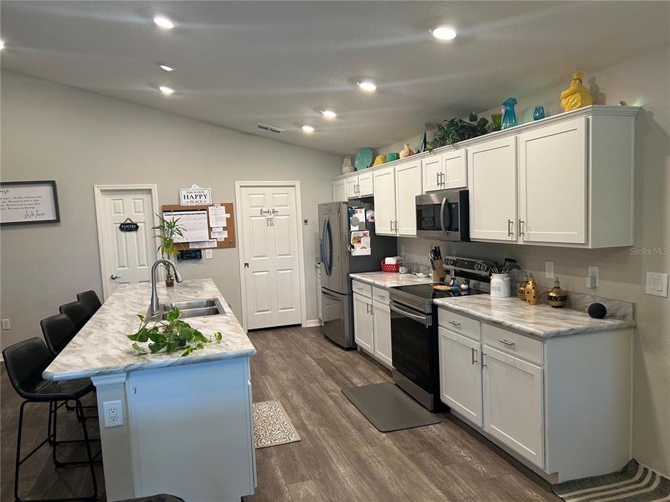 For Sale: $350,000 (4 beds, 2 baths, 1990 Square Feet)