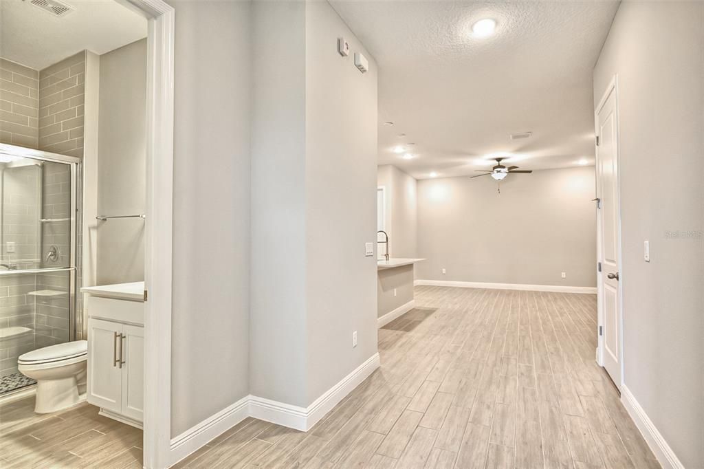 For Rent: $2,350 (4 beds, 3 baths, 1855 Square Feet)