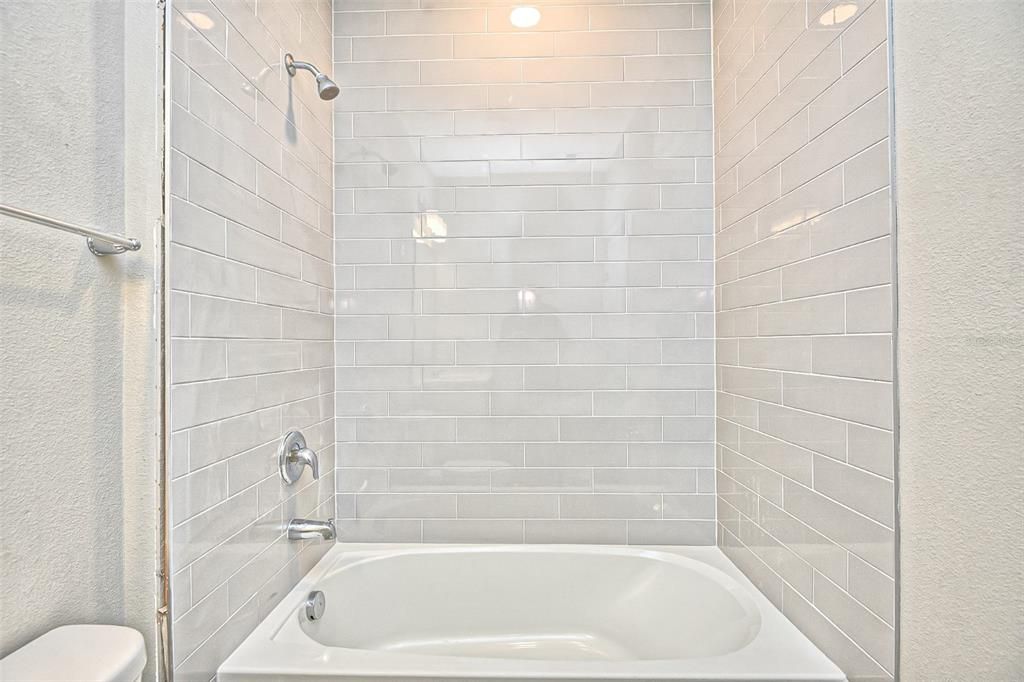 For Rent: $2,350 (4 beds, 3 baths, 1855 Square Feet)