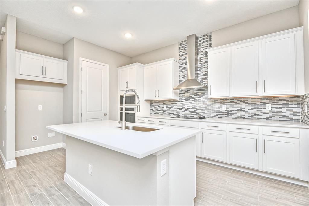 For Rent: $2,350 (4 beds, 3 baths, 1855 Square Feet)