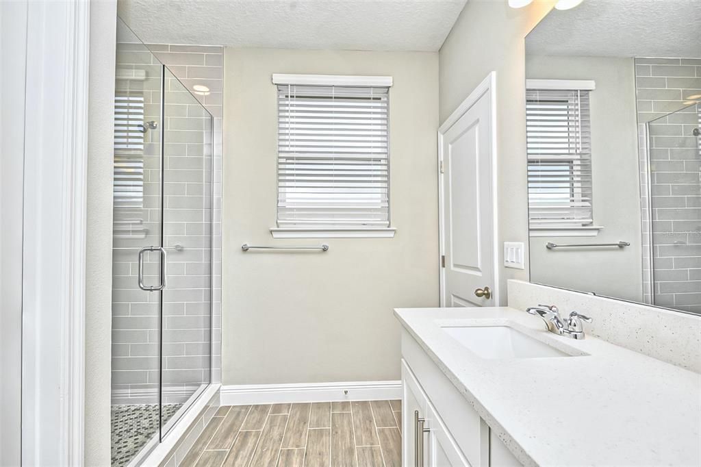 For Rent: $2,350 (4 beds, 3 baths, 1855 Square Feet)