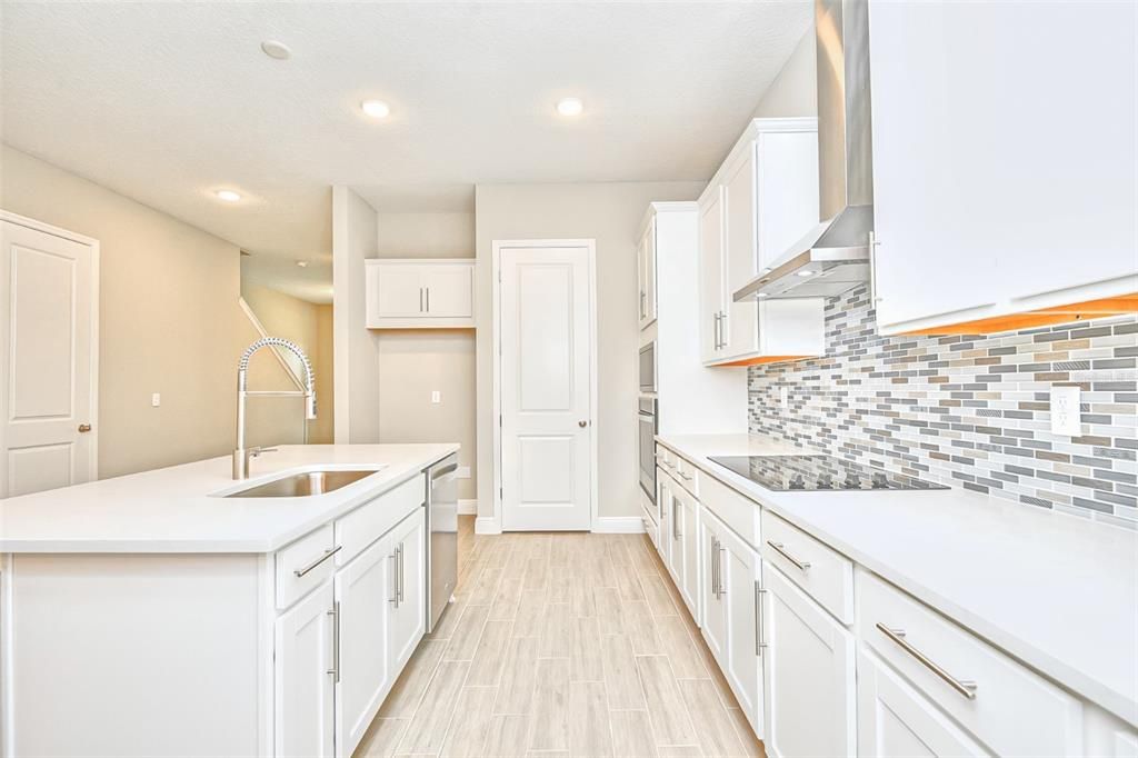 For Rent: $2,350 (4 beds, 3 baths, 1855 Square Feet)