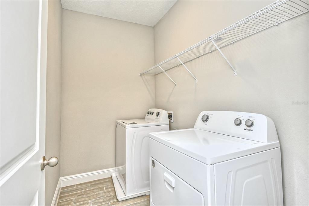 For Rent: $2,350 (4 beds, 3 baths, 1855 Square Feet)