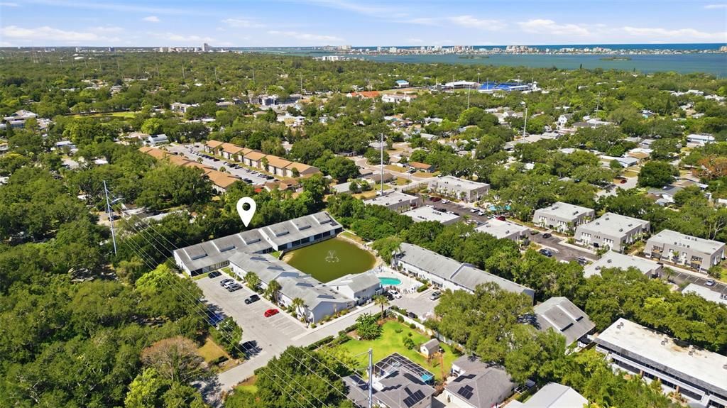 На продажу: $314,900 (2 спален, 2 ванн, 1100 Квадратных фут)