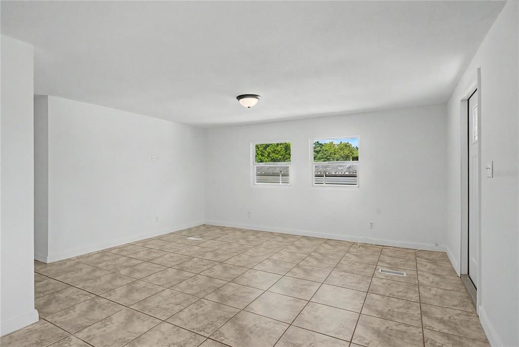 En Venta: $215,000 (2 camas, 2 baños, 1152 Pies cuadrados)