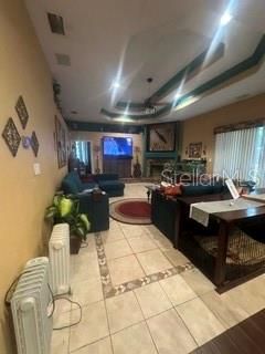 En Venta: $439,000 (5 camas, 3 baños, 2821 Pies cuadrados)
