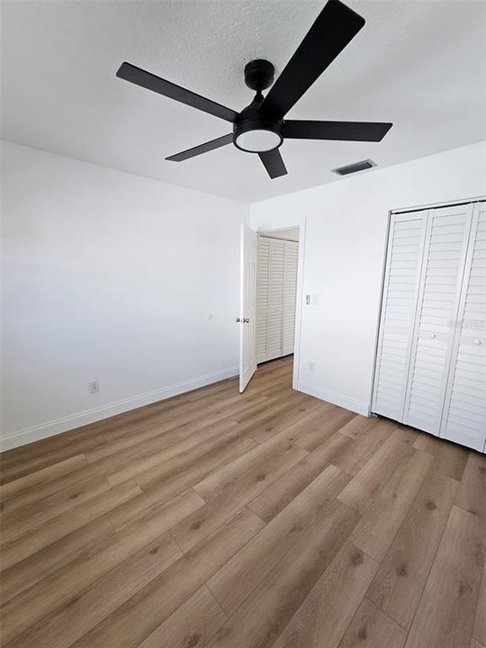 For Rent: $2,200 (2 beds, 1 baths, 864 Square Feet)