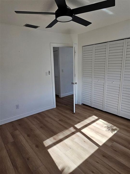 For Rent: $2,200 (2 beds, 1 baths, 864 Square Feet)