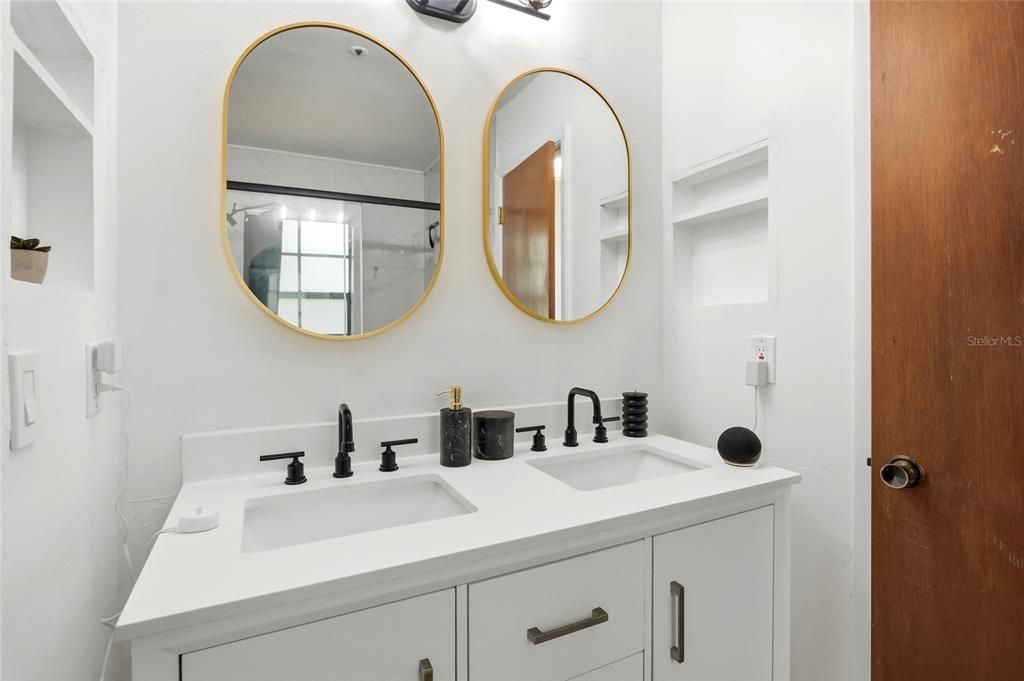For Sale: $325,000 (2 beds, 2 baths, 1531 Square Feet)