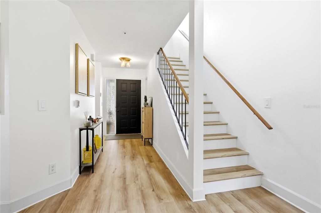 For Sale: $325,000 (2 beds, 2 baths, 1531 Square Feet)