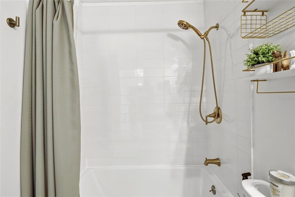 For Sale: $325,000 (2 beds, 2 baths, 1531 Square Feet)