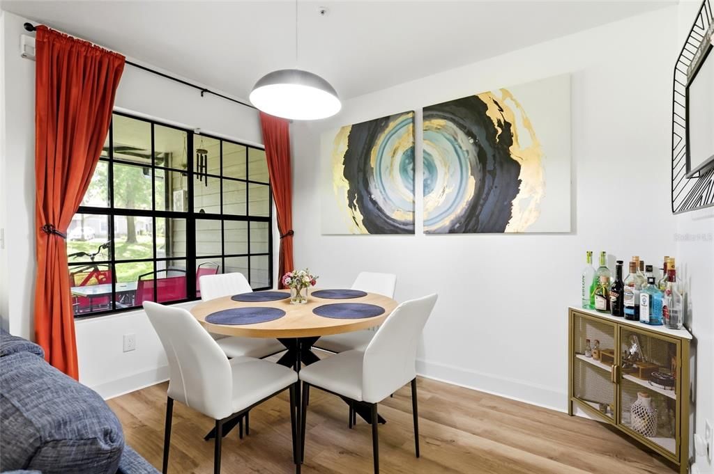 For Sale: $325,000 (2 beds, 2 baths, 1531 Square Feet)