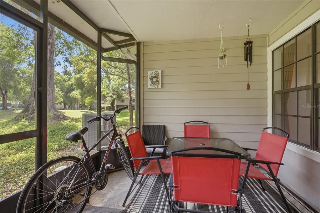 For Sale: $325,000 (2 beds, 2 baths, 1531 Square Feet)