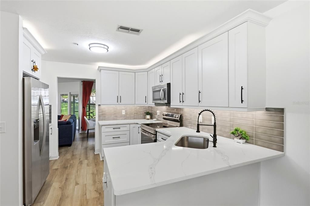 For Sale: $325,000 (2 beds, 2 baths, 1531 Square Feet)